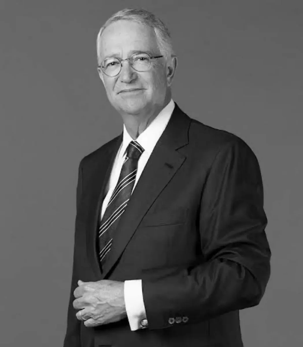 Ricardo Salinas Pliego paga millonaria fianza en EE. UU. y evita cárcel en Rikers Island