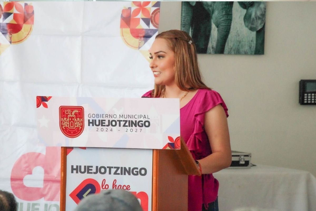 Shamy Spezia impulsa inclusión con entrega de auxiliares auditivos en Huejotzingo 1