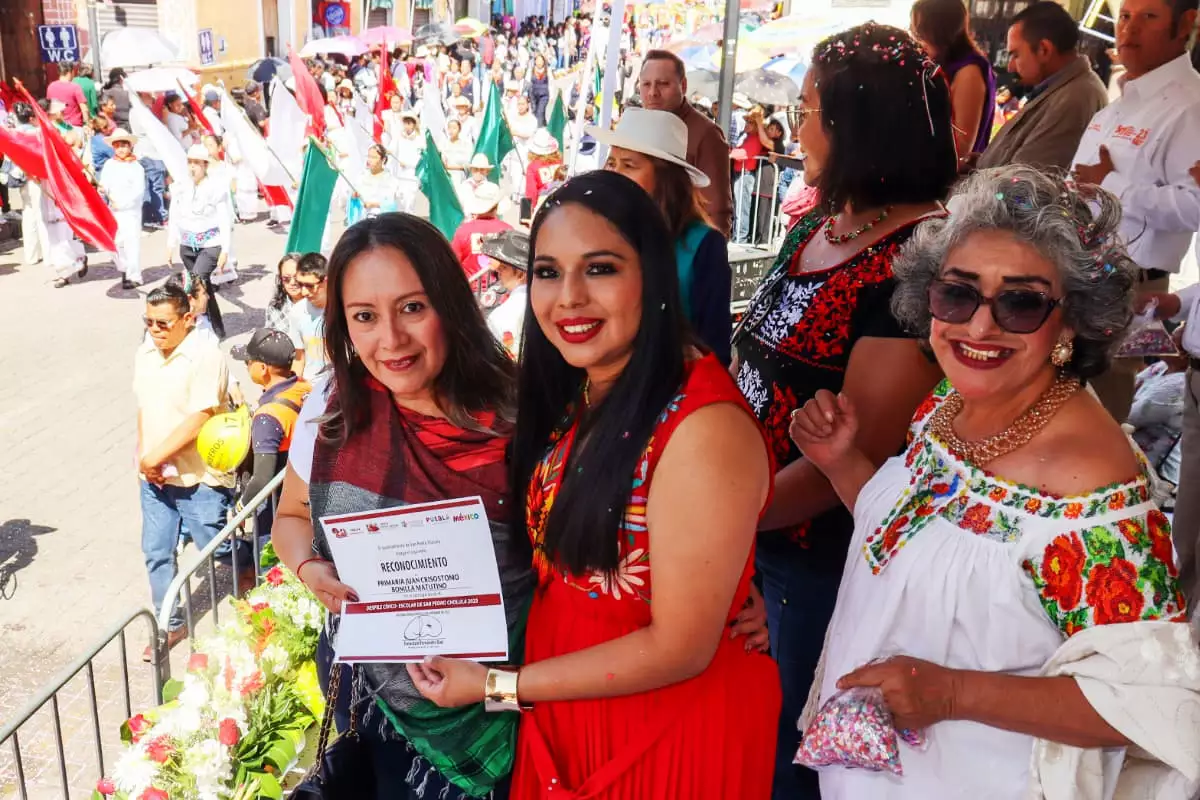 Tonantzin Fernandez lidera el tradicional Desfile de Independencia 2