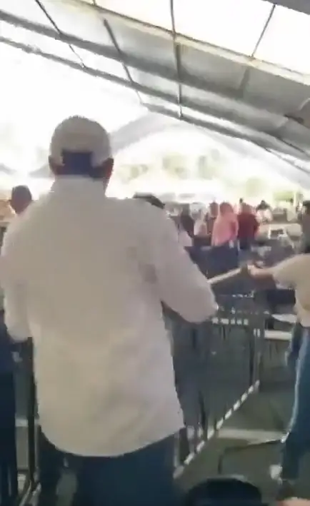 Sheinbaum suspende a empleado por agredir a reportero