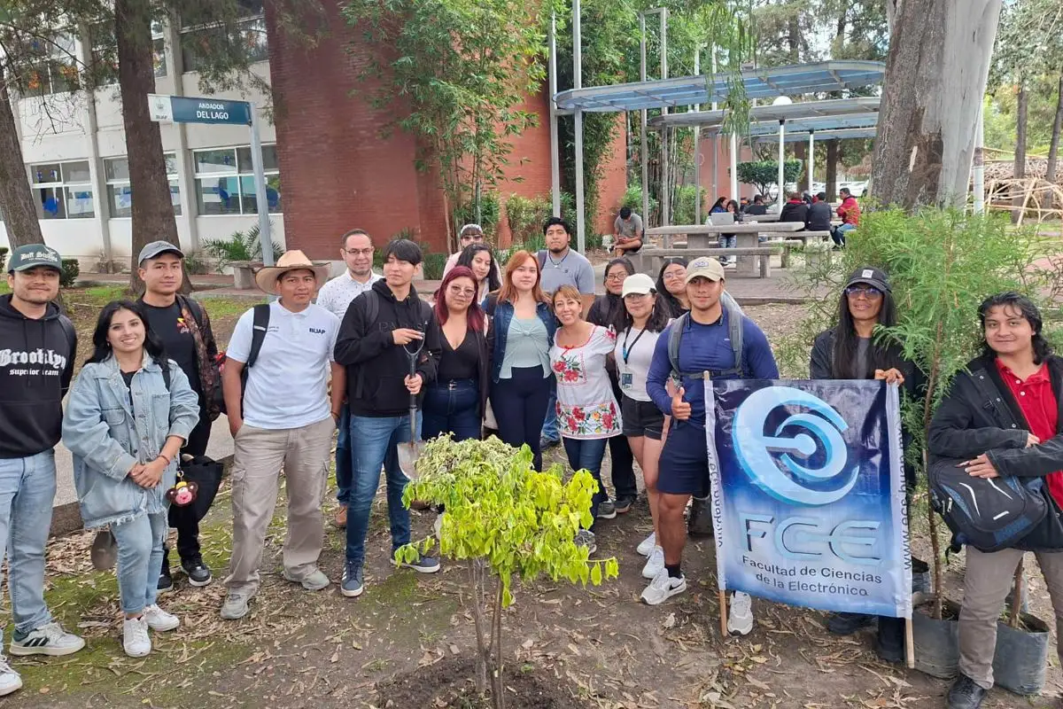 Raíces que nos unen: BUAP siembra ahuehuetes en Ciudad Universitaria 1 Raíces que nos unen: BUAP siembra ahuehuetes en Ciudad Universitaria
