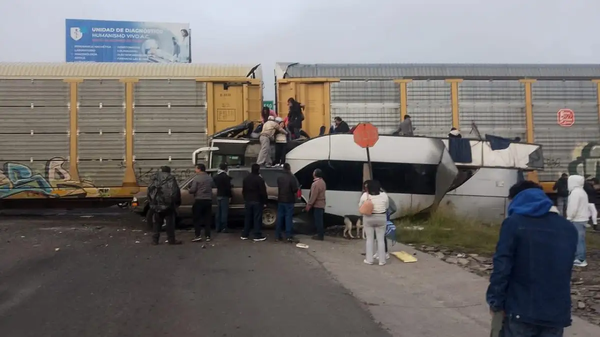 Al menos cinco muertos deja choque de tren en Atlacomulco