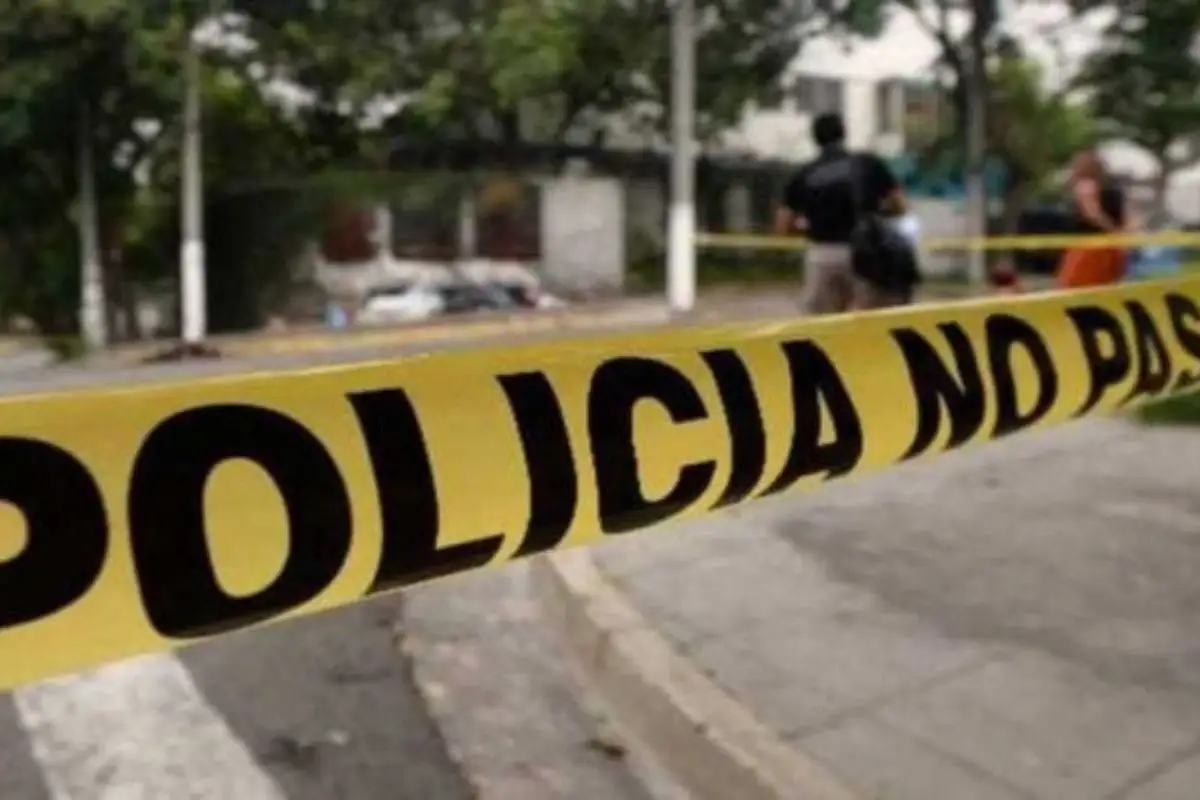 Comando levantó a automovilista en calles de Acajete