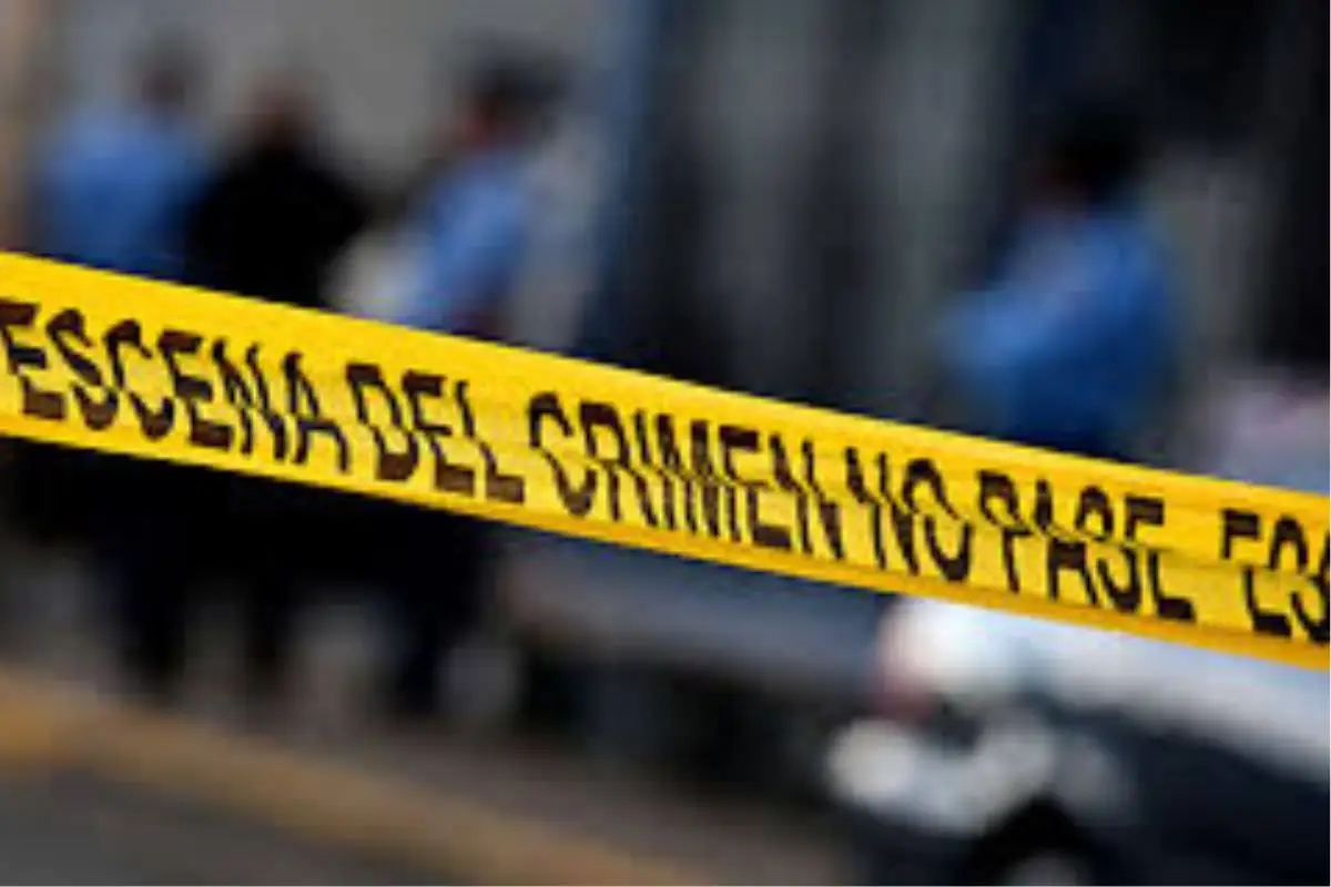 cuerpo flotando en canal de agua de Altepexi