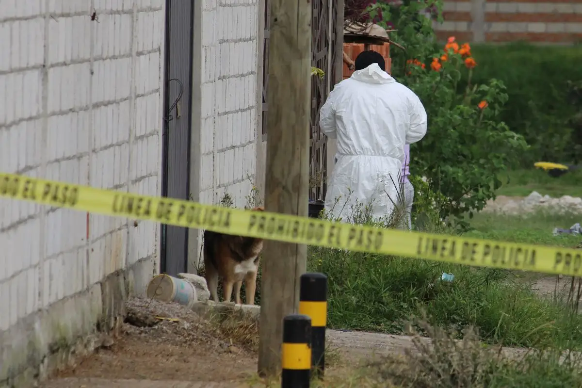 Encuentran a dos cuerpos encobijados en San Salvador El Verde