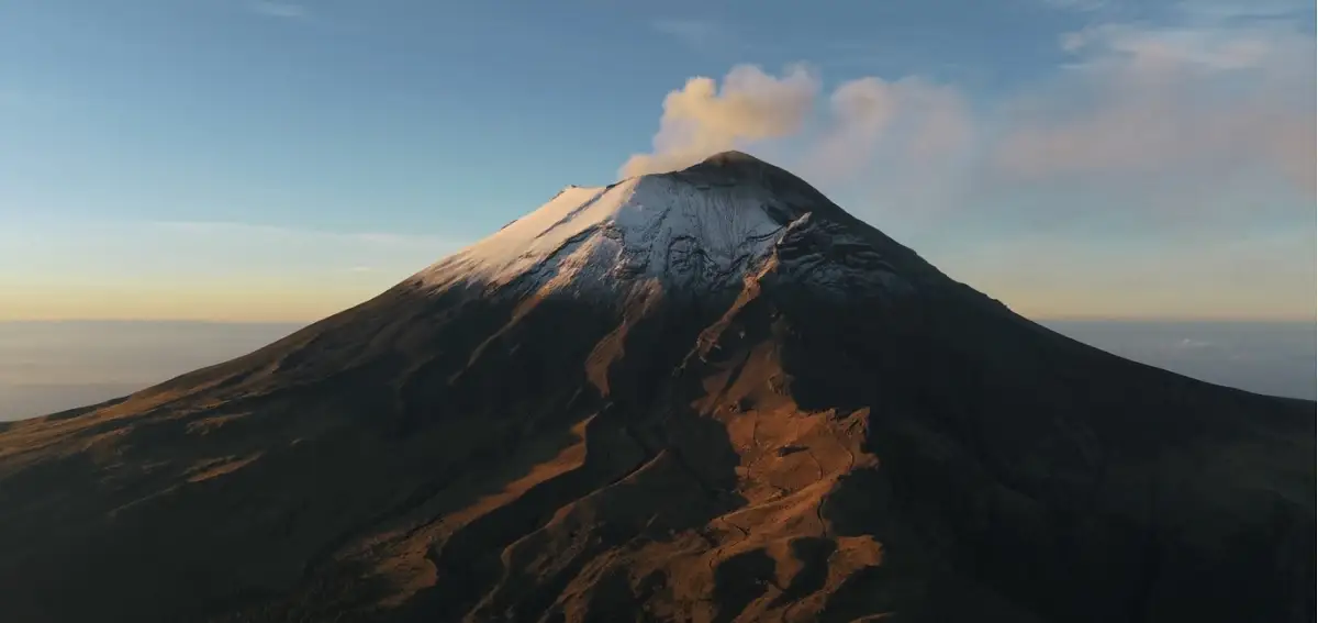 Dron sobrevuela el Popocatépetl 