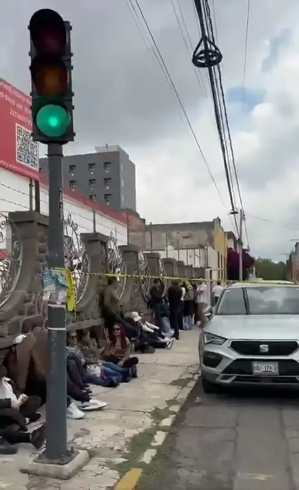Poblanos hacen fila para el concierto de Julión Álvarez