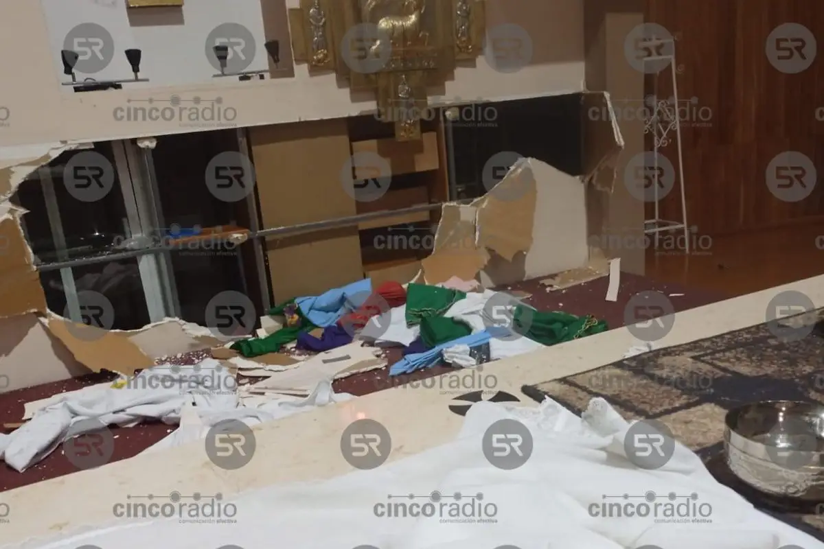 Roban copones de iglesia de San Diego Cuachayotla