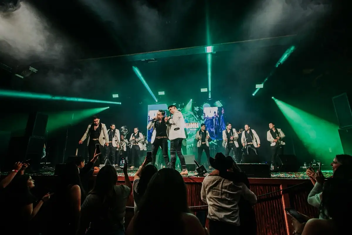 Anuncian a La Arrolladora Banda El Limón en el zócalo de CDMX