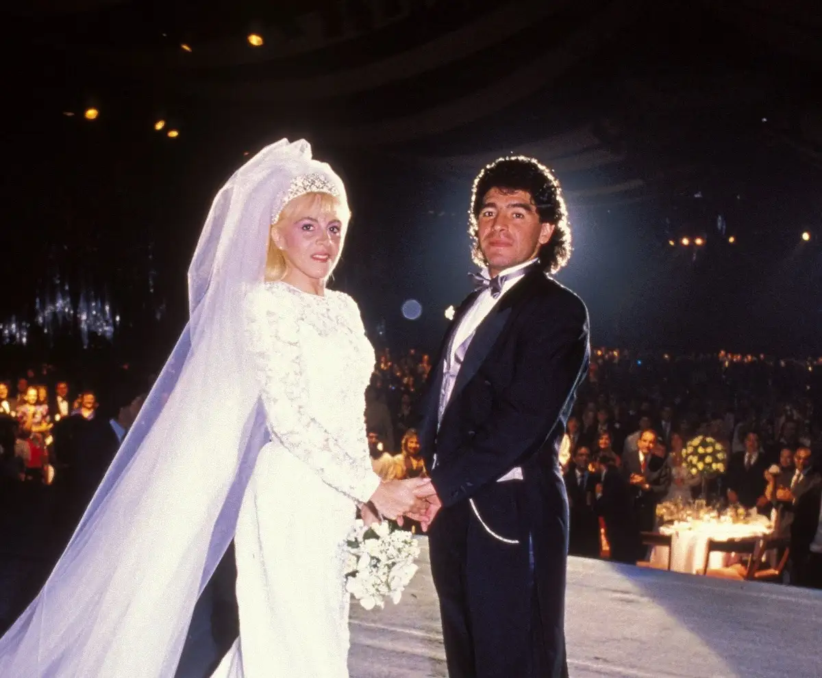 ¿Por qué Diego Maradona no permitió que Giorgio Armani hiciera el traje para su boda? 2 ¿Por qué Diego Maradona rechazó a Armani?