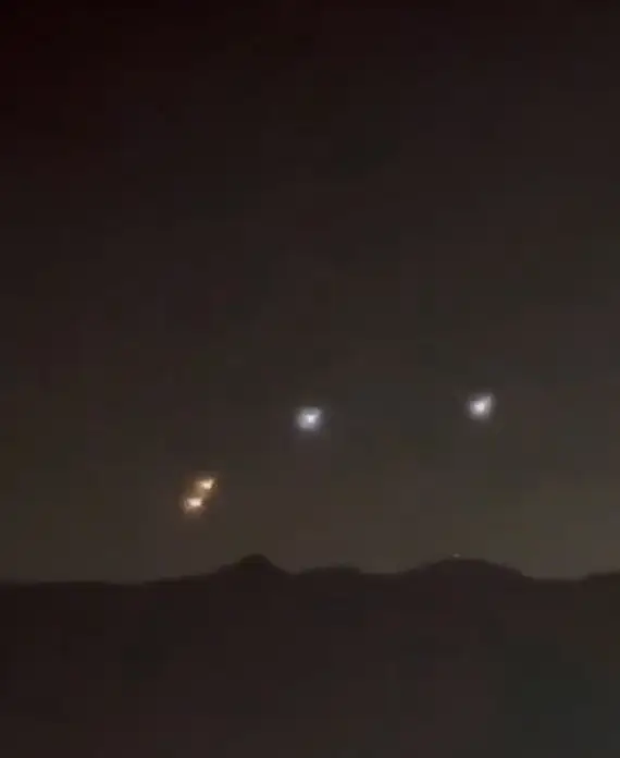 Captan OVNIS en Tulcingo del Valle sobrevolando cerros