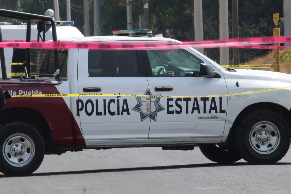 policía estatal detenida en el Periférico Ecológico