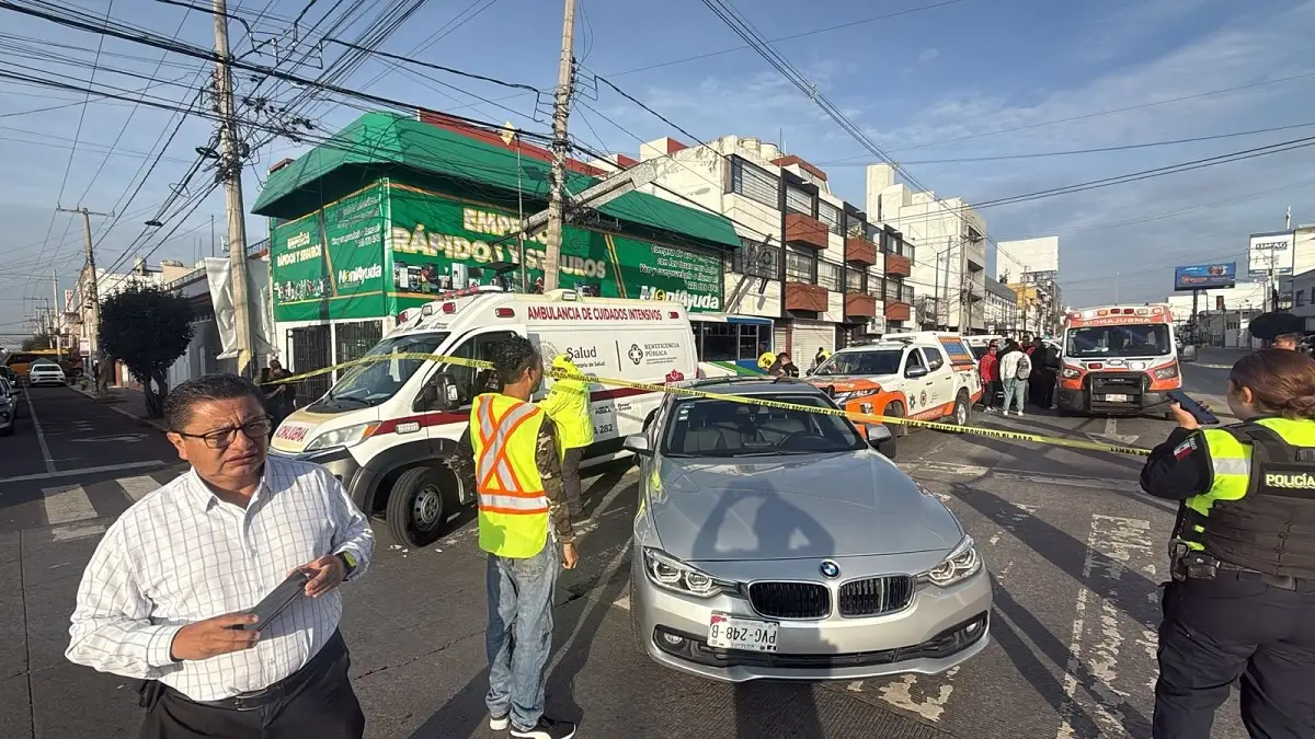 Ruta Bulevar CU se quedó sin frenos y choca contra poste