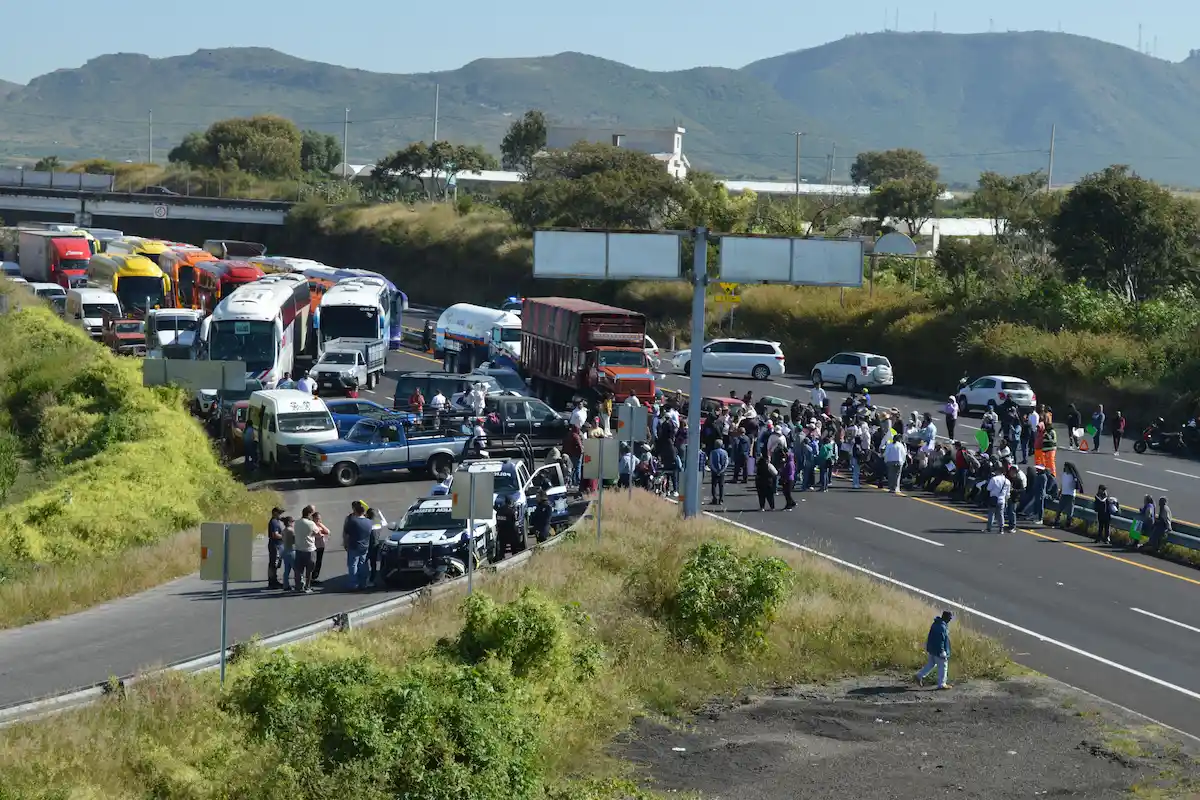 Bloquean la autopista Puebla-Atlixco hoy 26 de octubre