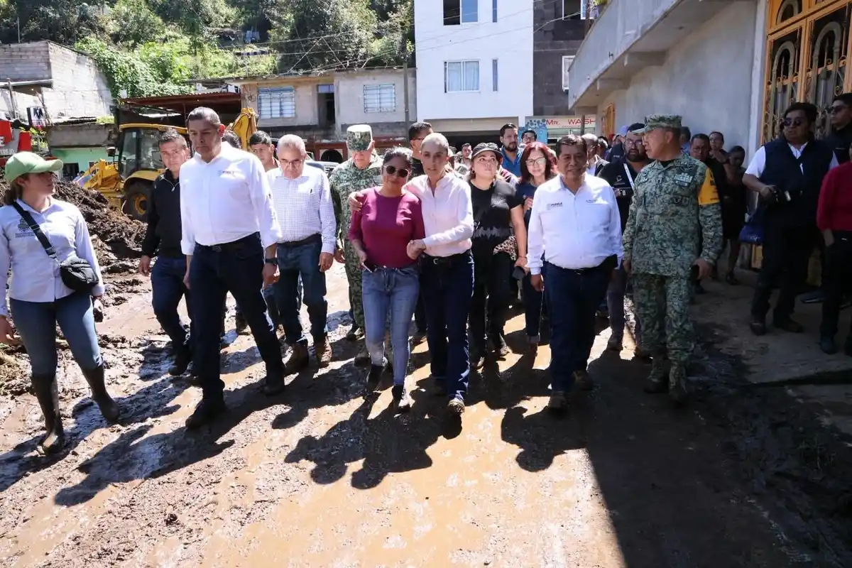 Cobija y atiende la Presidenta Sheinbaum a damnificados en Huauchinango No vamos a dejar desamparados a nadie