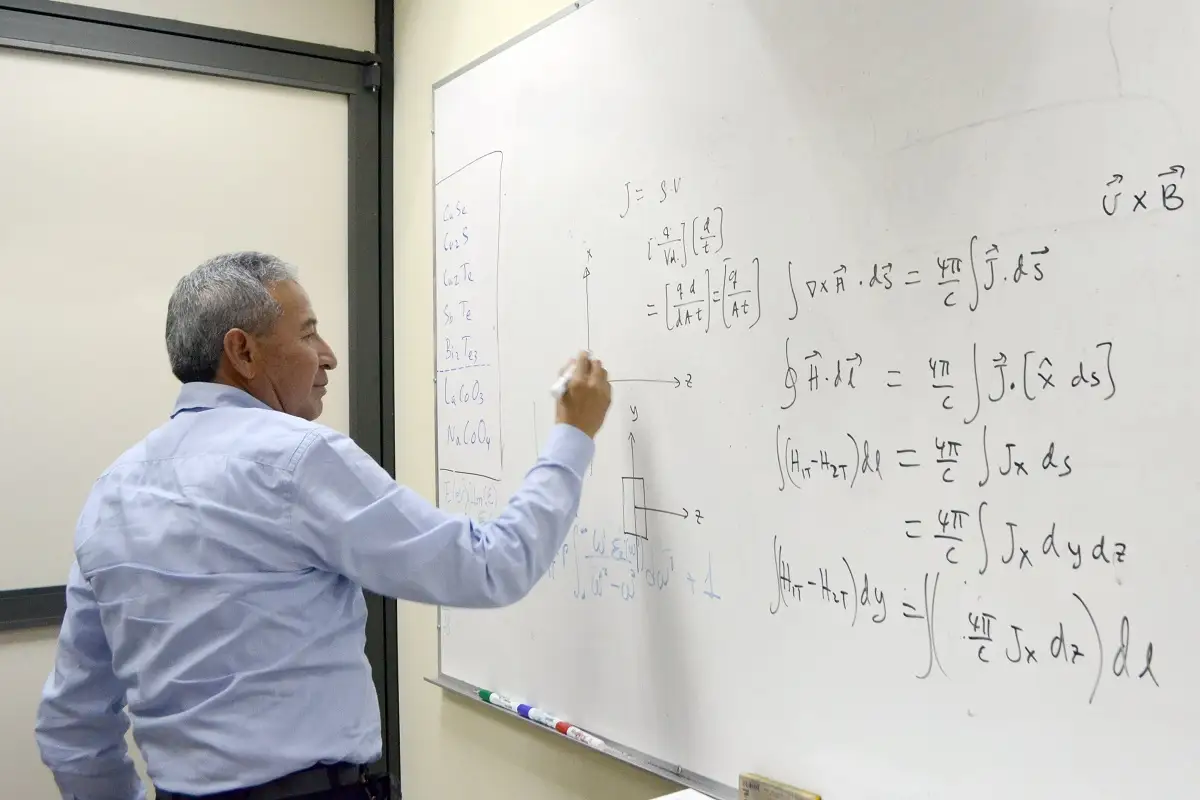 Colaboración científica en la BUAP para dar certeza teórica a propuestas experimentales