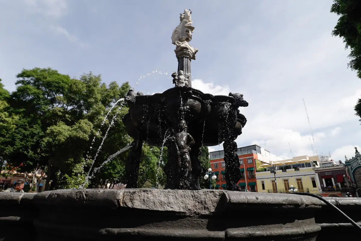 Daños a la fuente de San Miguel ascienden a 150 mil pesos tras marcha por desaparecidos en Puebla