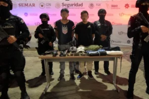 Detienen a dos asaltantes de la joyería Havilá del Centro de Puebla