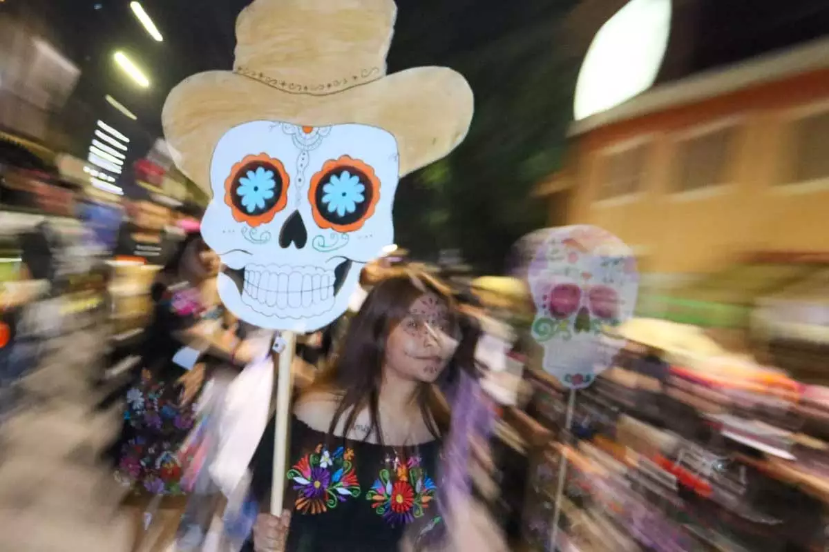 El Desfile de Animeros lleno de magia y color a San Pedro Cholula 1