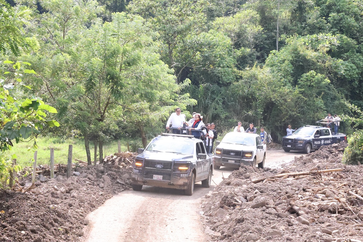 Gobierno federal y estatal reabren accesos a Tlacuilotepec; reconstruirán puente derribado por lluvias 2 Gobierno federal y estatal reabren accesos a Tlacuilotepec; reconstruirán puente derribado por lluvias