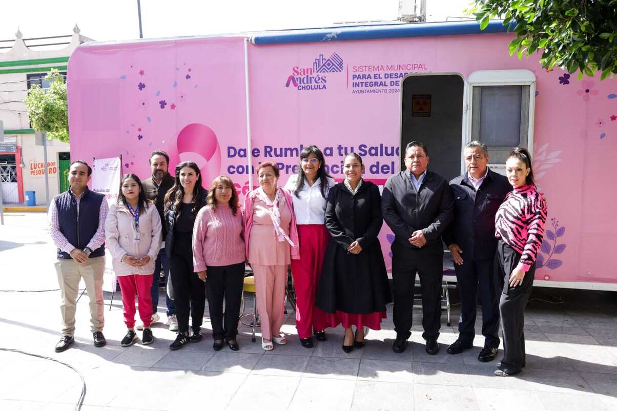 San Andrés Cholula se ilumina de rosa en el Día Internacional de la Lucha contra el Cáncer de Mama 1 Imagen de WhatsApp 2025 10 20 a las 22.45.53 428262a5 1