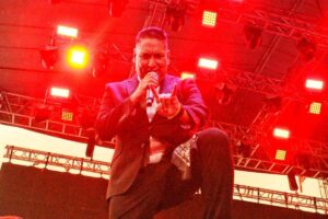 Inspector hace vibrar la Feria Patronal de Huejotzingo 2025, miles bailan ska mexicano