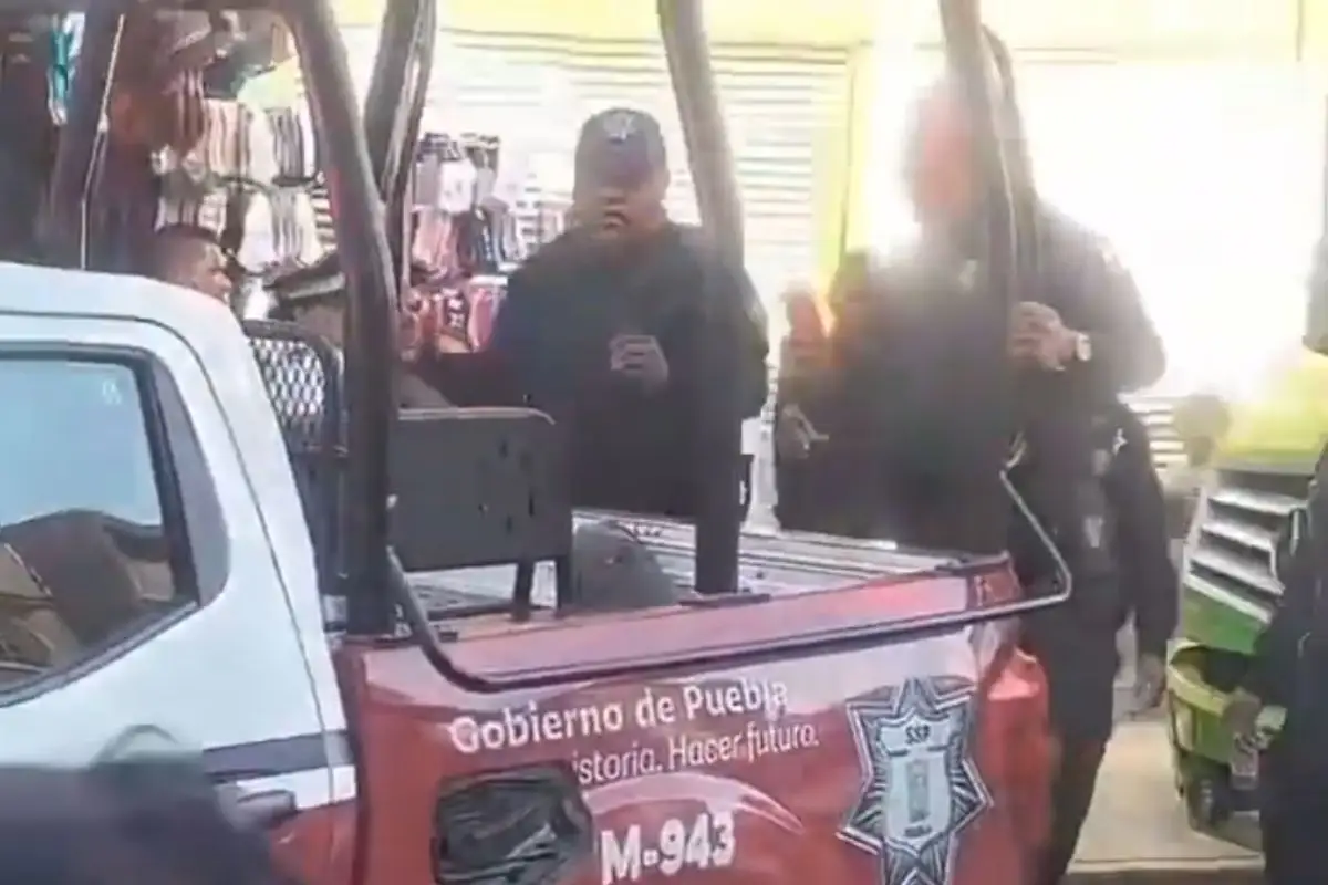 Intento de feminicidio en Tehuacán: Limpiaparabrisas apuñala a su pareja en el centro 2 Intento de feminicidio en Tehuacán Limpiaparabrisas apuñala a su pareja en el centro