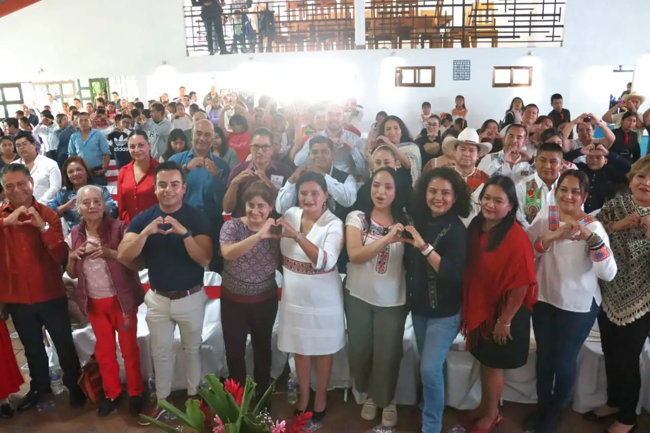 La política vale cuando se traduce en acompañamiento y resultados: Esther Martínez en su Primer Informe Legislativo 1 La política vale cuando se traduce en acompañamiento y resultados: Esther Martínez en su Primer Informe Legislativo