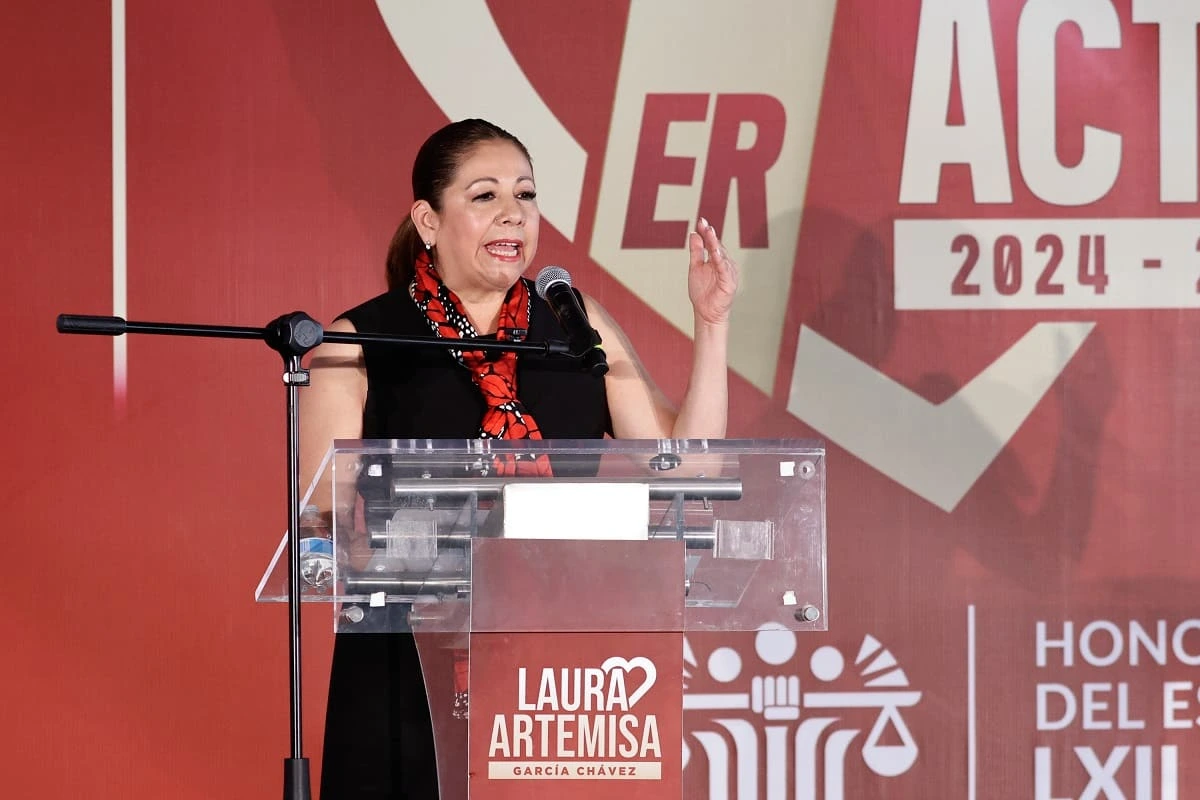 Laura Artemisa rinde su primer Informe de Actividades