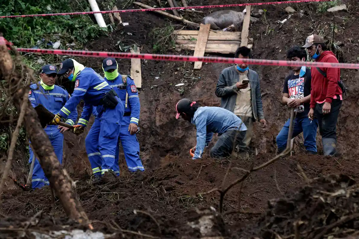 Lluvias dejan 64 muertos y 65 desaparecidos en cinco estados de México