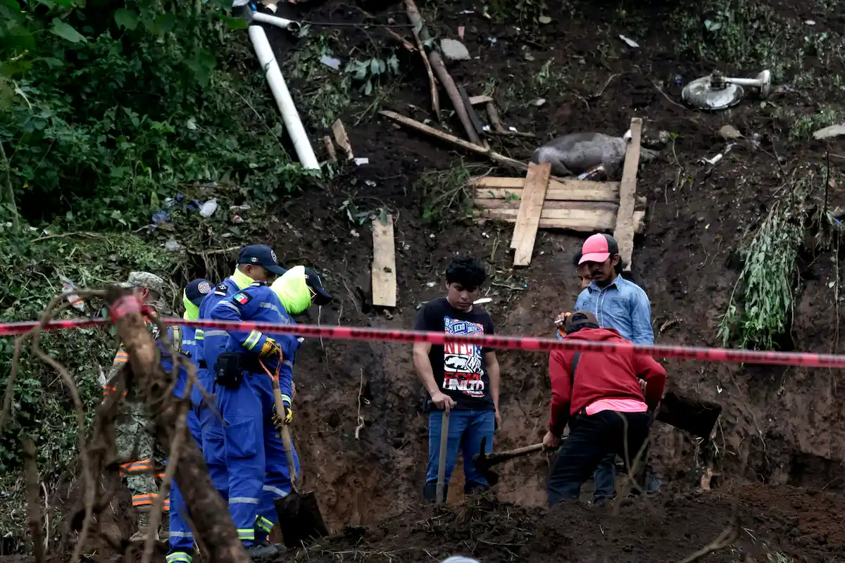 Lluvias dejan 64 muertos y 65 desaparecidos en cinco estados de México; Veracruz, el más afectado 1 Lluvias dejan 64 muertos y 65 desaparecidos en cinco estados de México