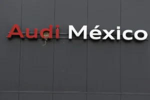 Planta Audi en San José Chiapa detiene operaciones por bloqueos en autopistas