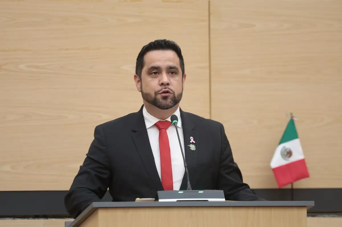 Promueve diputado Andrés Villegas iniciativa para prohibir la venta de bebidas energéticas a menores