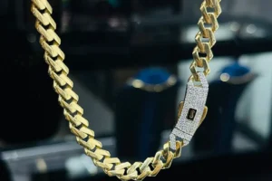 Roban joyería Luxury Gold en Lomas de Angelópolis