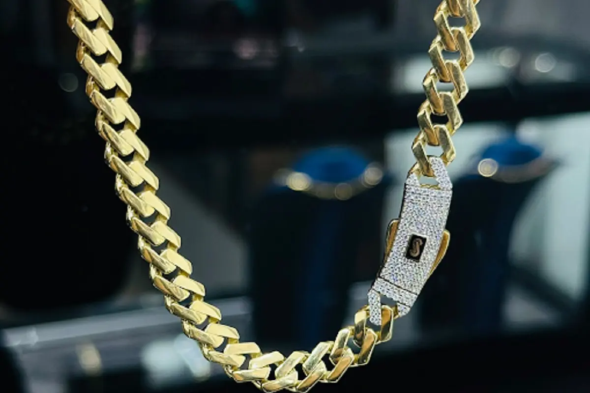Roban joyería Luxury Gold en Lomas de Angelópolis; se llevan mercancía valuada en seis millones de pesos 1 Roban joyería Luxury Gold en Lomas de Angelópolis