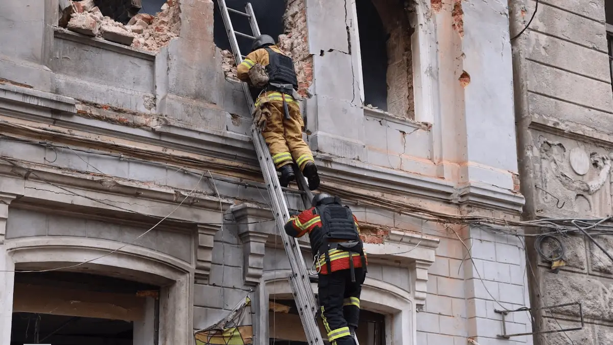 Rusia bombardea un jardín de niños en Ucrania