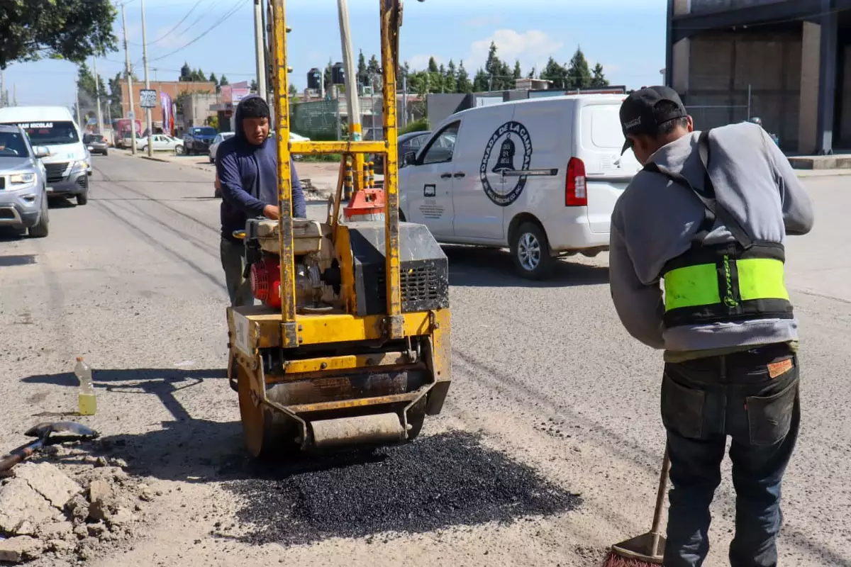 “Seguiremos dignificando las vialidades de todo San Pedro Cholula”: Tonantzin Fernández 7 Seguiremos dignificando las vialidades de todo San Pedro Cholula Tonantzin Fernandez 4