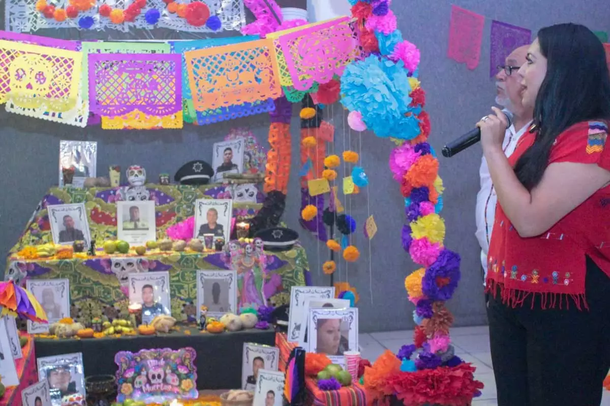 Tonantzin Fernández inaugura el Corredor de Ofrendas en el Complejo Cultural 7 Tonantzin Fernandez inaugura el Corredor de Ofrendas en el Complejo Cultural 2