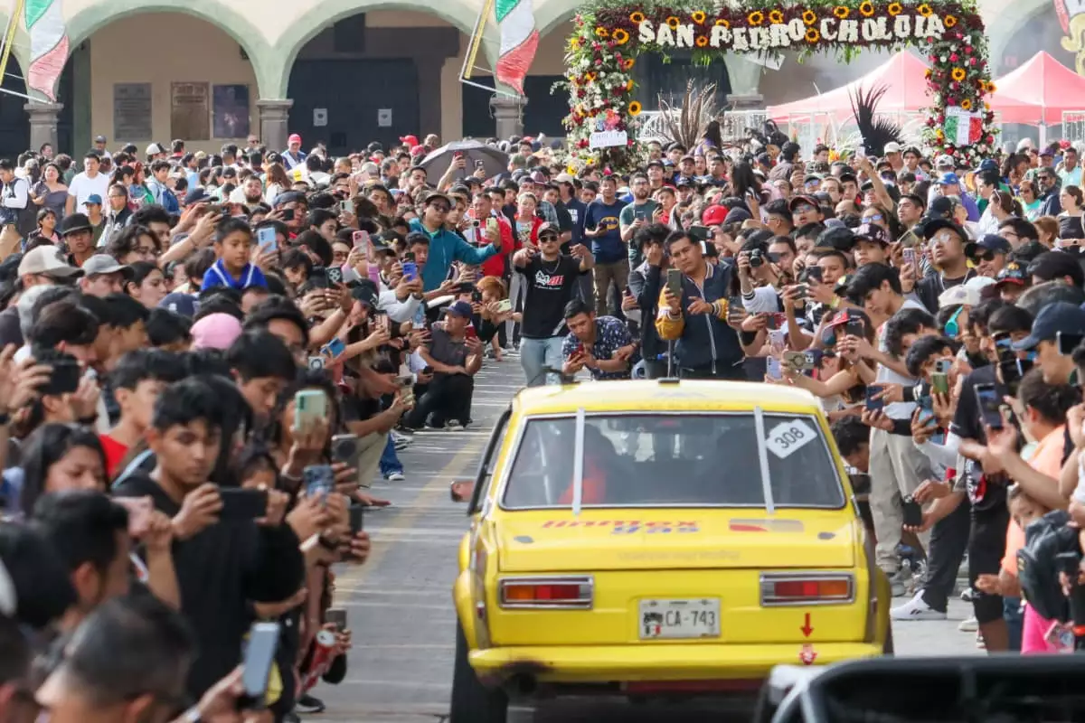 Tonantzin Fernandez marca un hecho historico con el regreso de La Carrera Panamericana a Cholula 6