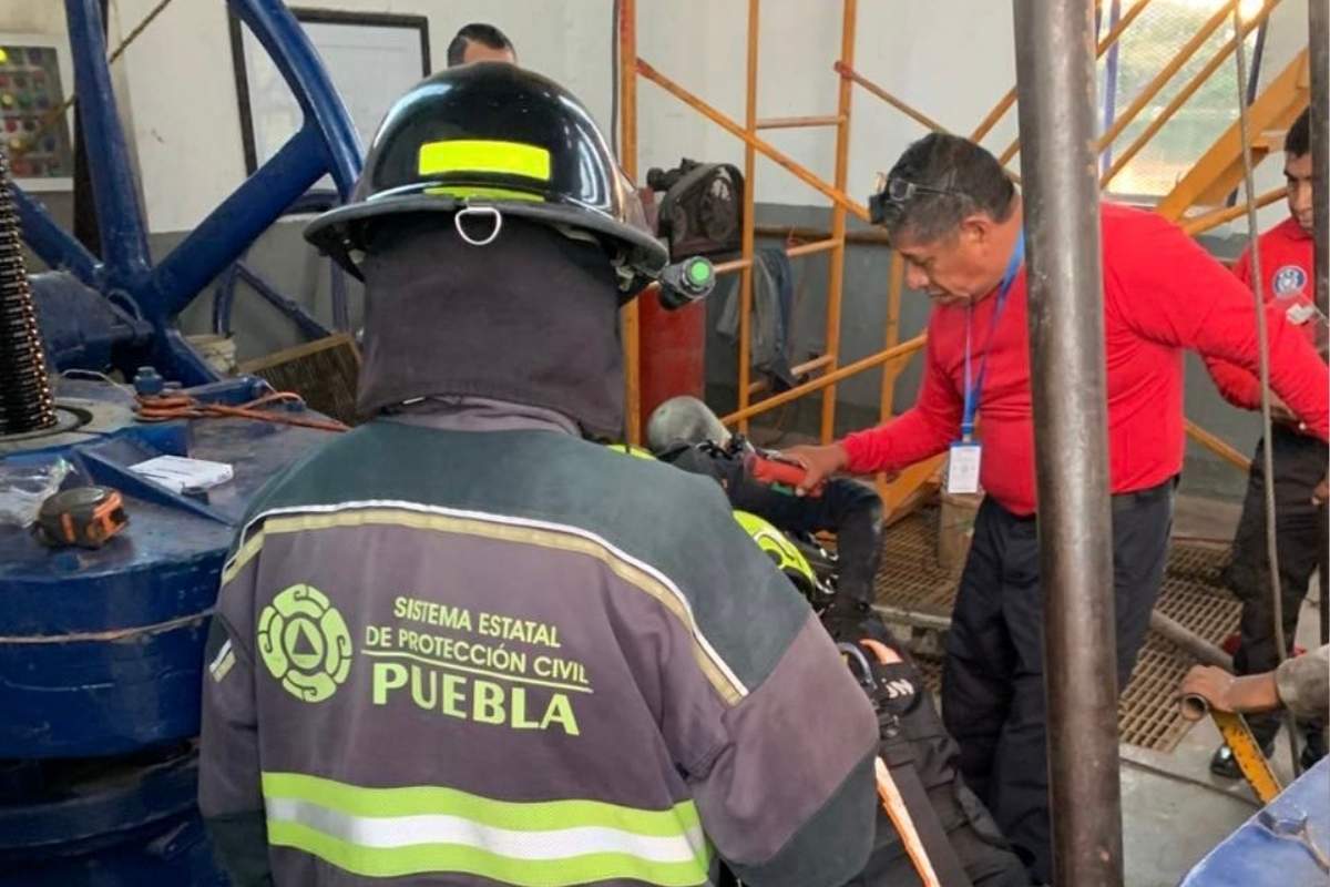 Trabajadores de Conagua quedan atrapados en pozo de la presa de Valsequillo; uno muere 