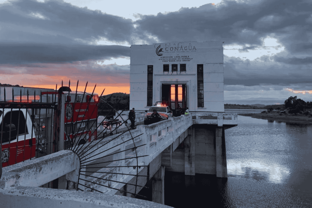 Trabajadores de Conagua quedan atrapados en pozo de la presa de Valsequillo; uno muere |1