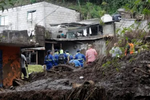 defunciones por deslaves en la Sierra norte de Puebla