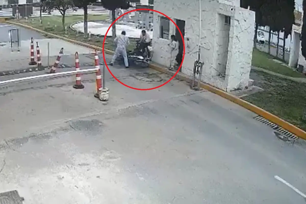 Así asaltan a motociclista en Los Héroes