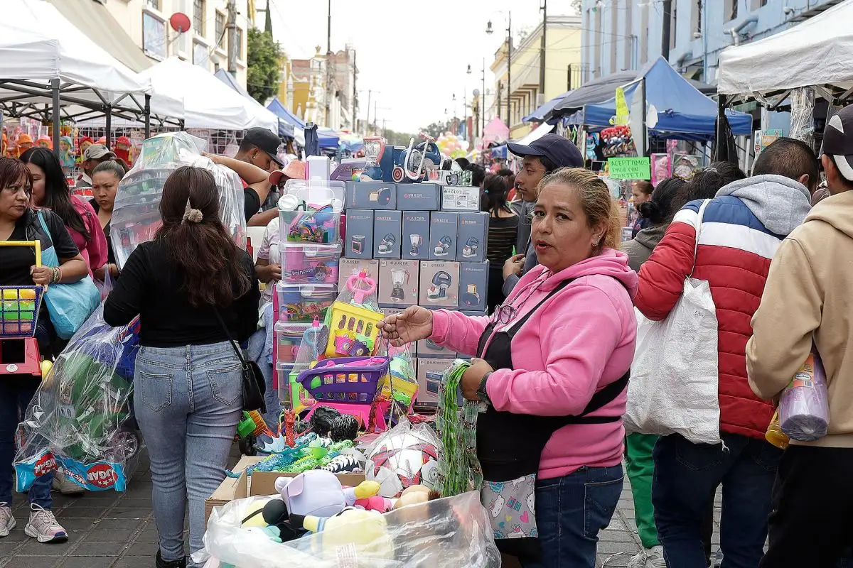 Ayuntamiento de Puebla recauda 5.8 mdp por permisos de ambulantes; reducen 3% padrón 2 Ayuntamiento de Puebla recaudó por permisos a ambulantes