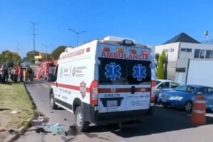 Carambola en el Periférico Ecológico deja tres heridos