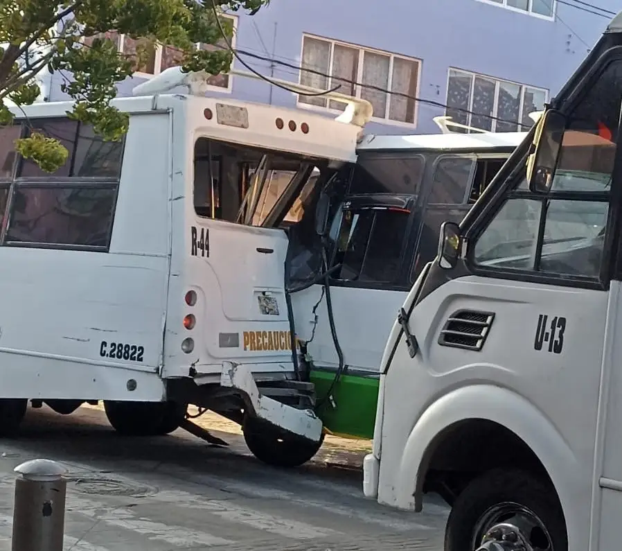 Choque entre rutas 68 y 44 deja nueve lesionados en el Centro de Puebla