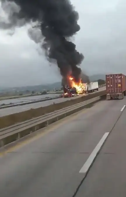 Choque entre tráileres en el Arco Norte provoca su cierre
