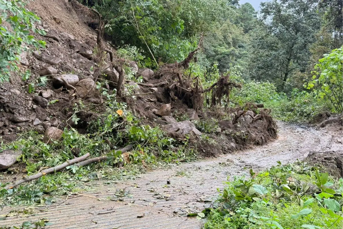 Fuertes lluvias provocan varios deslaves en Huauchinango