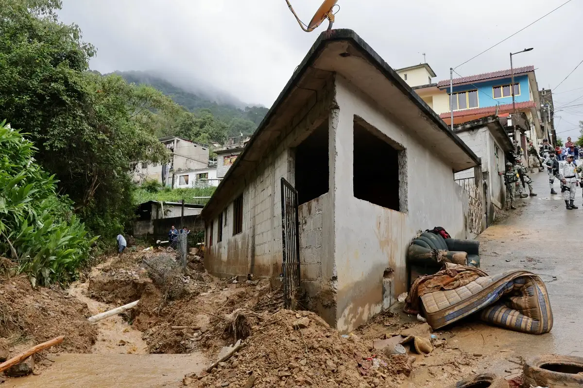 Confirman 9 muertos 8 desaparecidos por lluvias en la Sierra Norte de Puebla