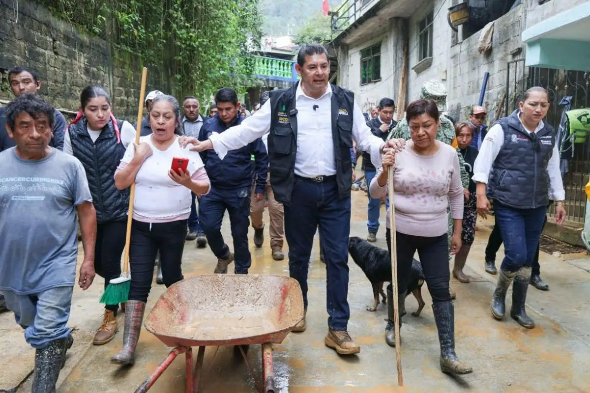 Confirman 9 muertos 8 desaparecidos por lluvias en la Sierra Norte de Puebla